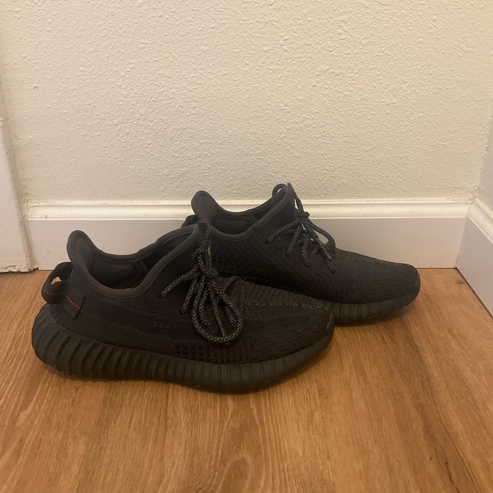 adidas Yeezy Boost 350 V2